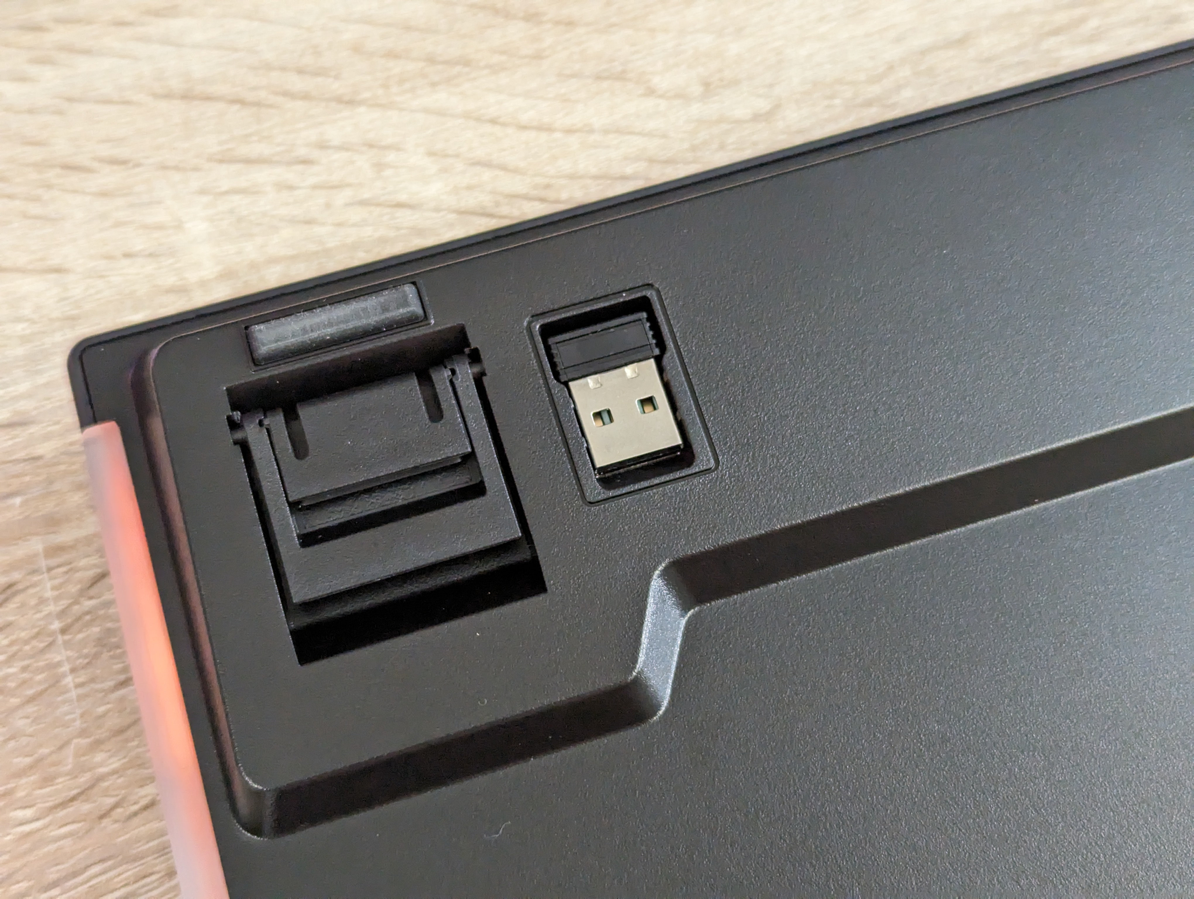 Space for USB dongle AKKO Black & Gold 5075B Plus.jpg